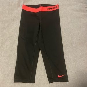 Nike • Womens XS Capri Spandex
